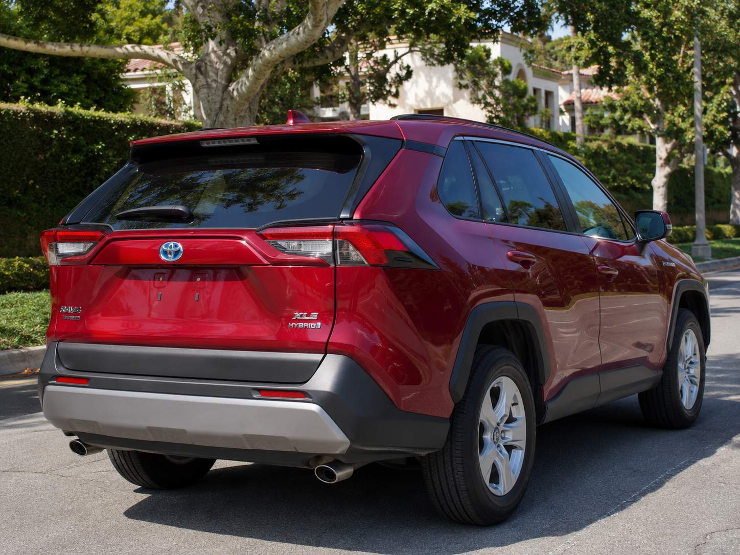2021 Toyota RAV4 rear_3q