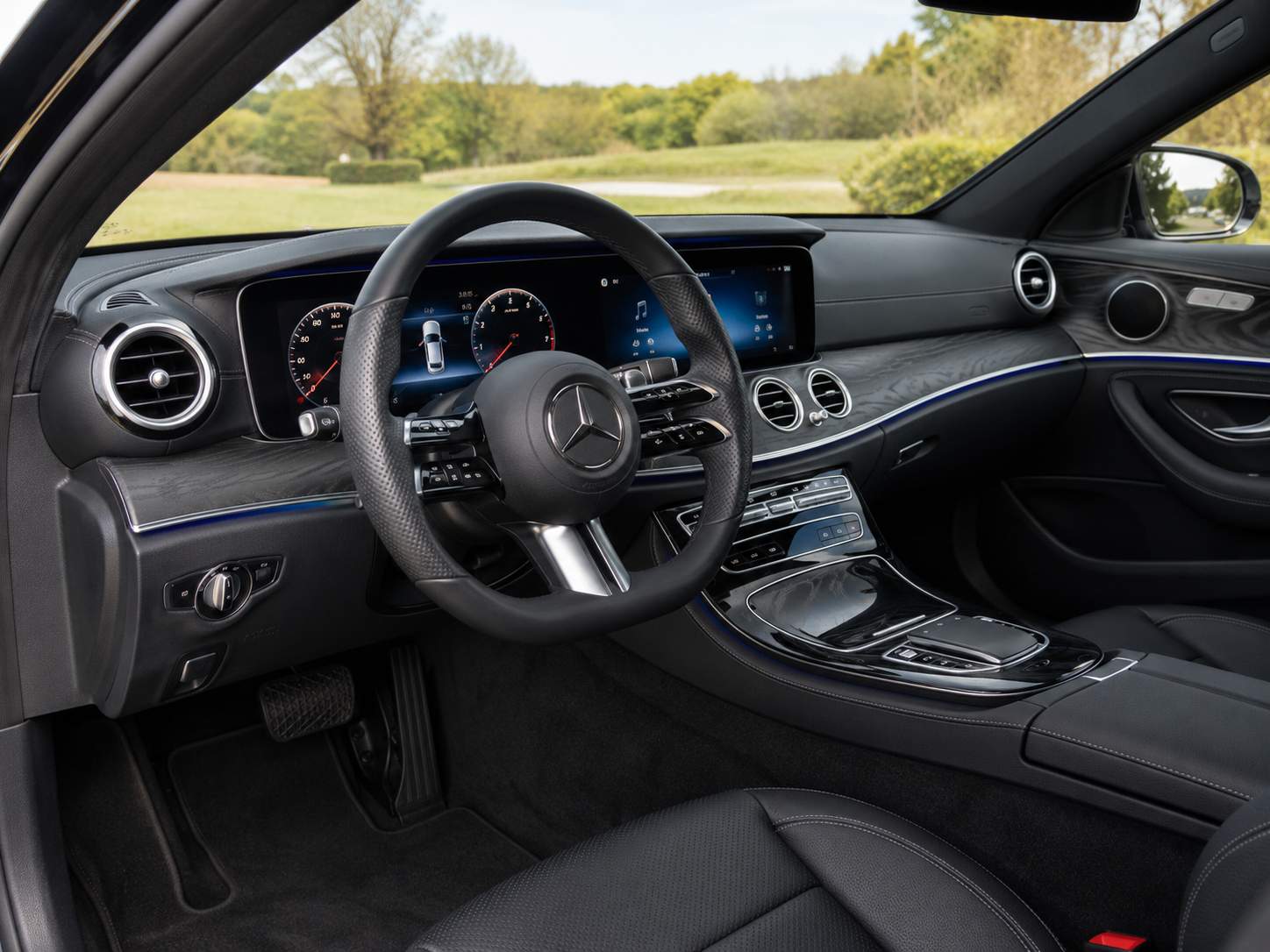 2022 Mercedes-Benz E-Class interior_dashboard